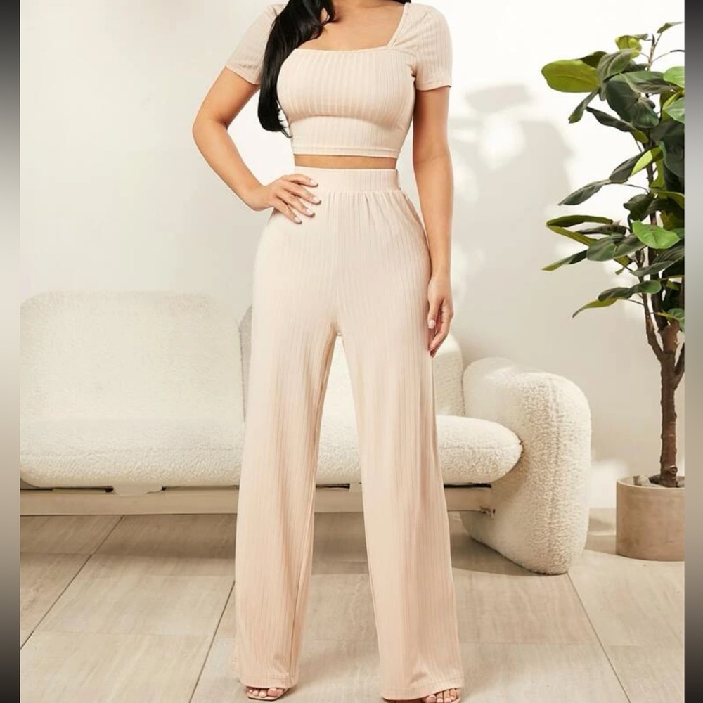 Beige pants and shirt